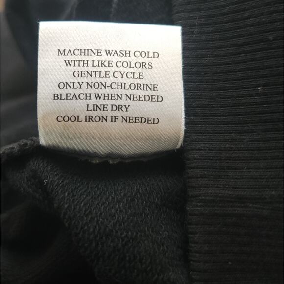 Como Vintage Black Crew Neck Sweater with Red and Yellow Accents - Picture 6 of 6